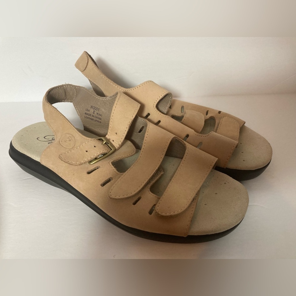 Propet Breeze sandals tan leather US 8N